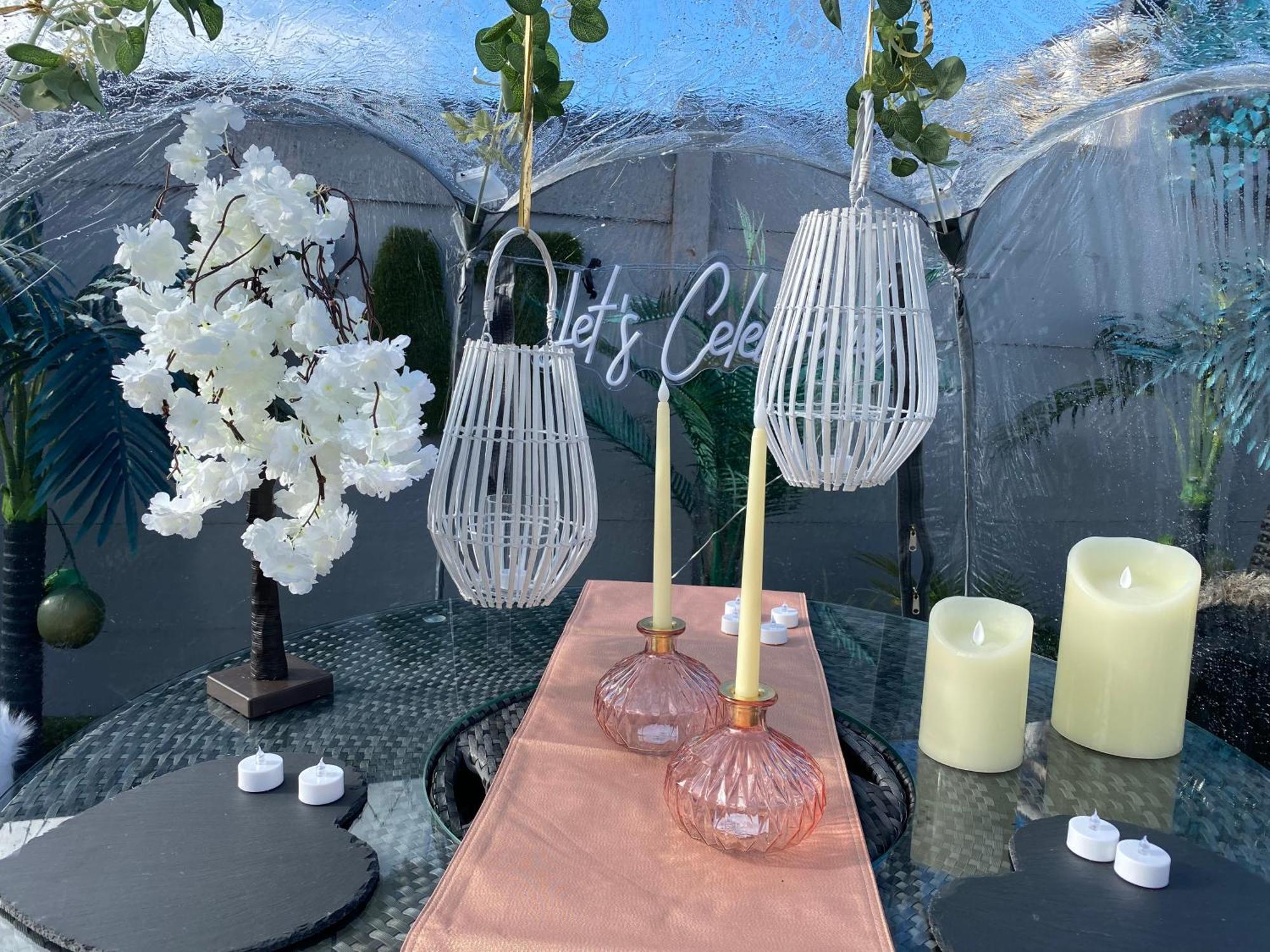 Mini Love Island Style Guest House Includes Personal Hot 24 Hour Swimming Pool, Outdoor Bathtub, Heated Dining Dome And Fire Pit, All This Is Secretly Located In The Busy Suburbs Of Nottingham Eksteriør bilde